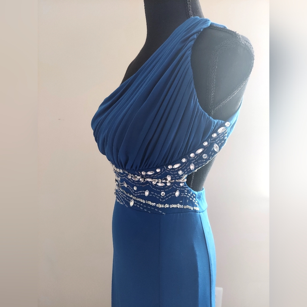 Blue formal dress by speechless, size 5